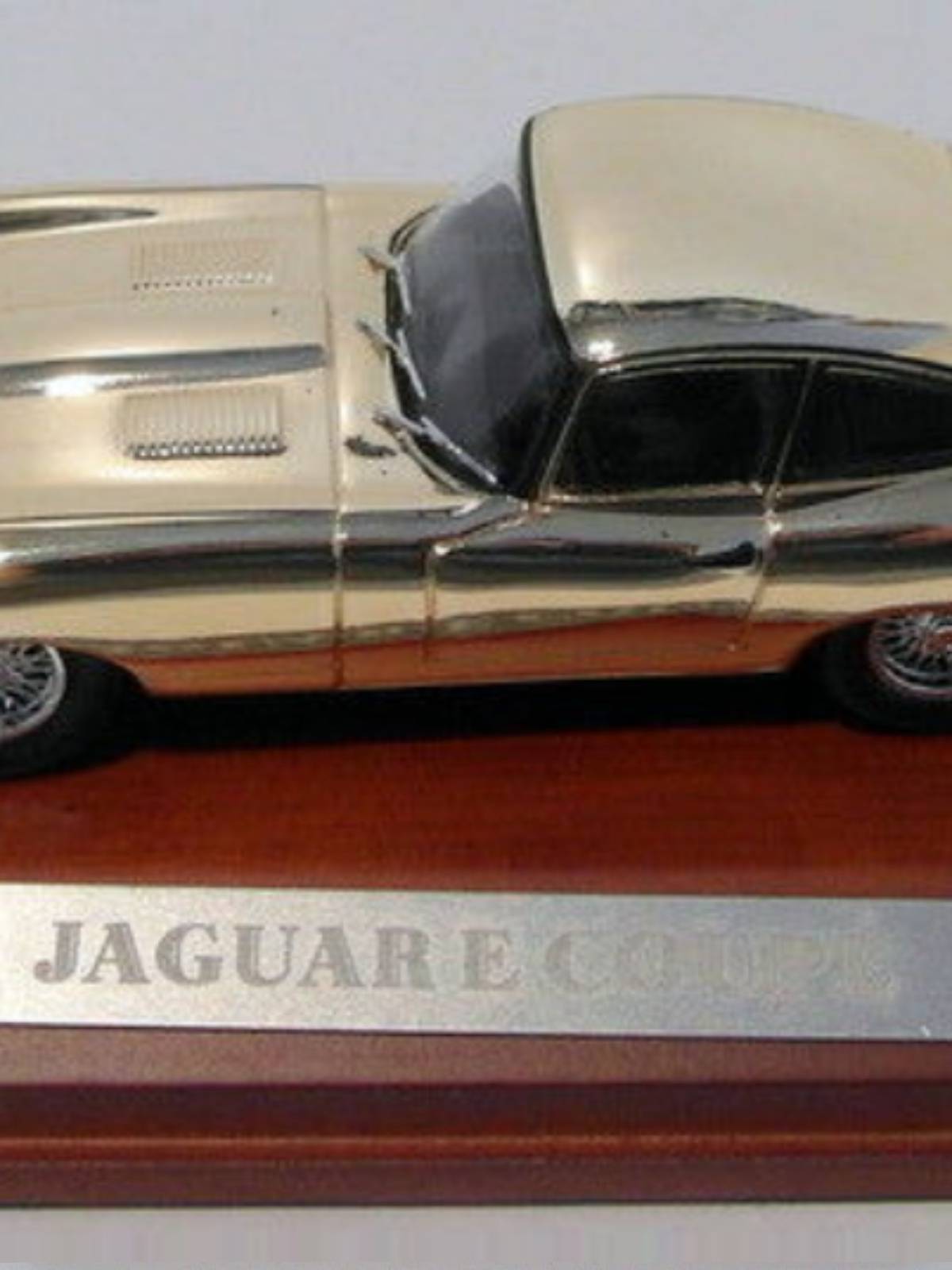 Alloy 1/43 Jaguar sports car model ornaments