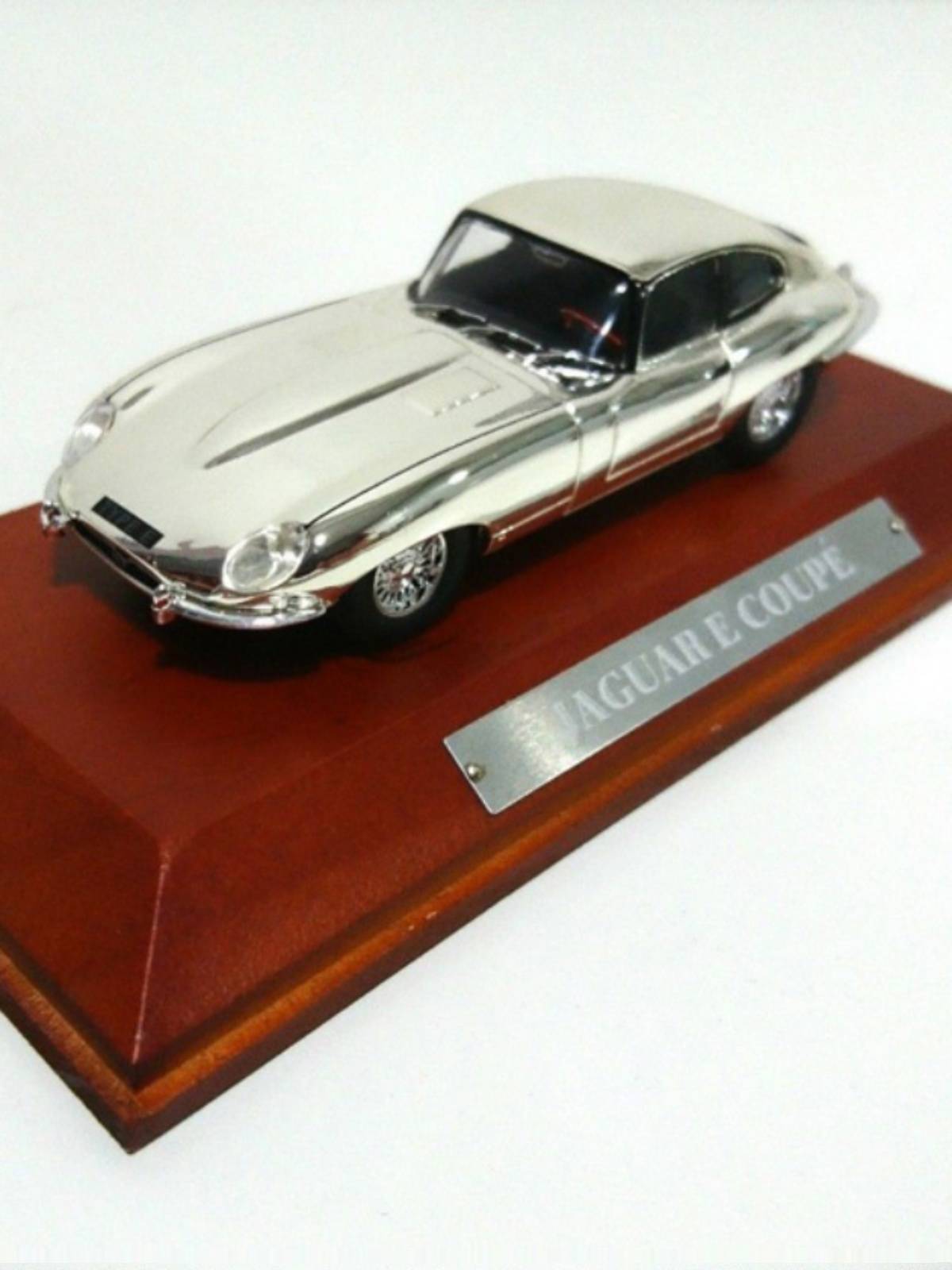 Alloy 1/43 Jaguar sports car model ornaments