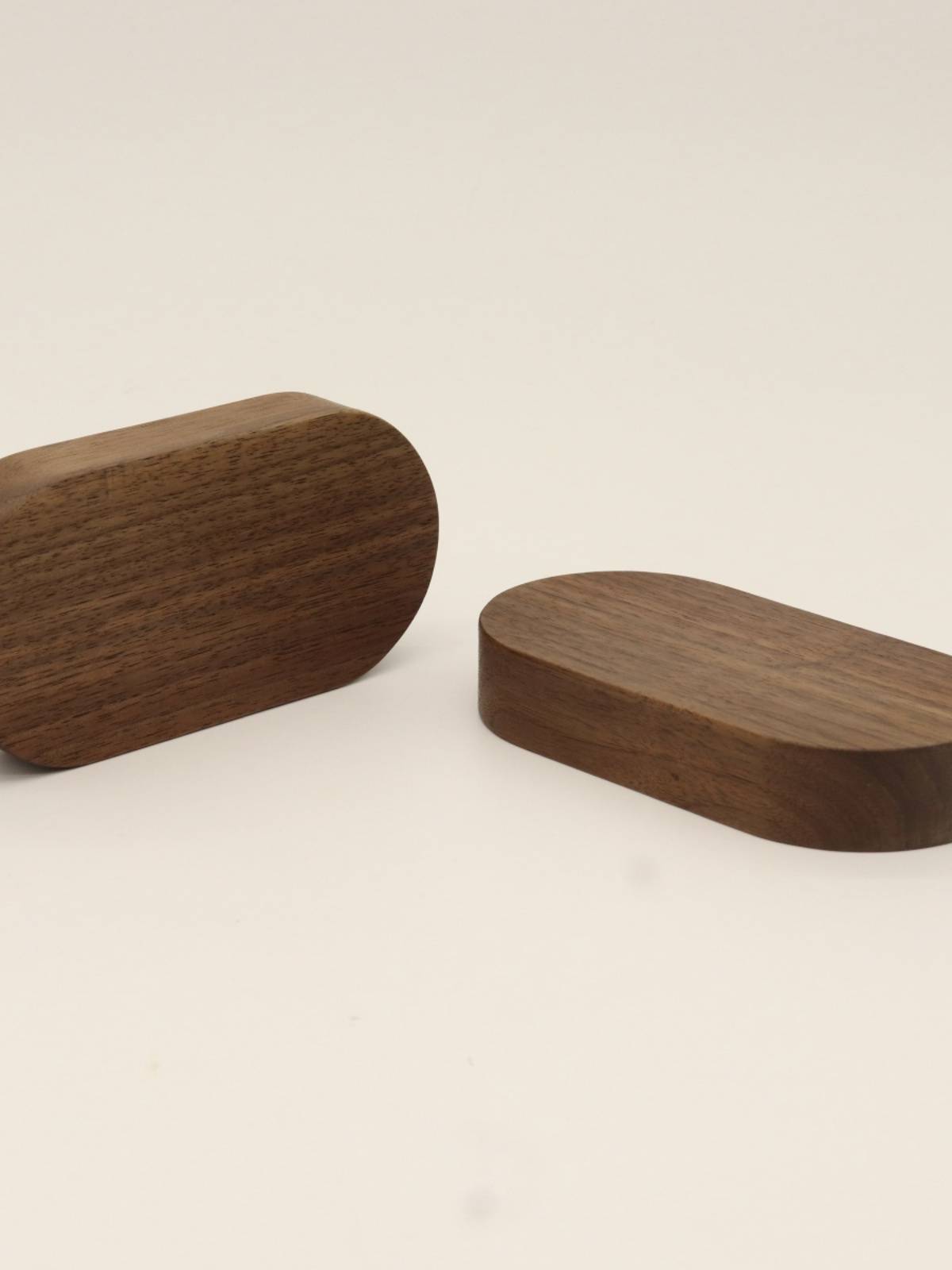 North American Black walnut car containing DIY ornaments hand -made blind box doll bottom seat