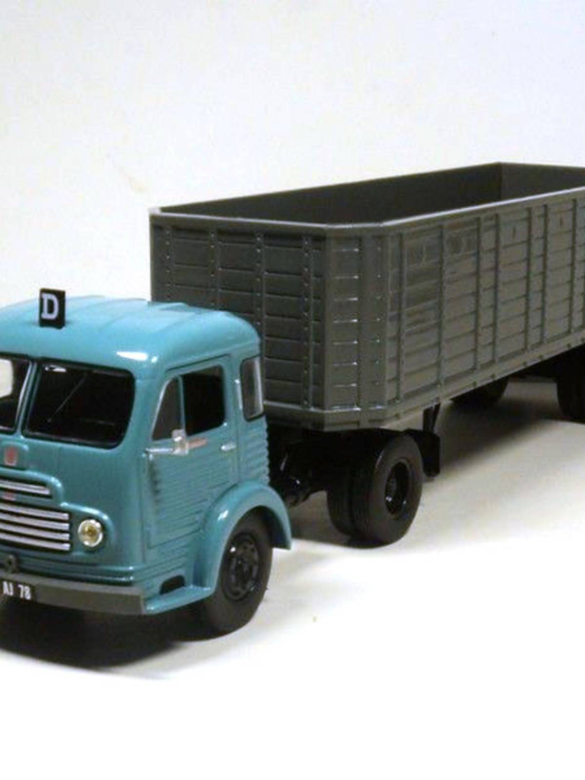 1:43 Alloy Ford Dagota Track Model