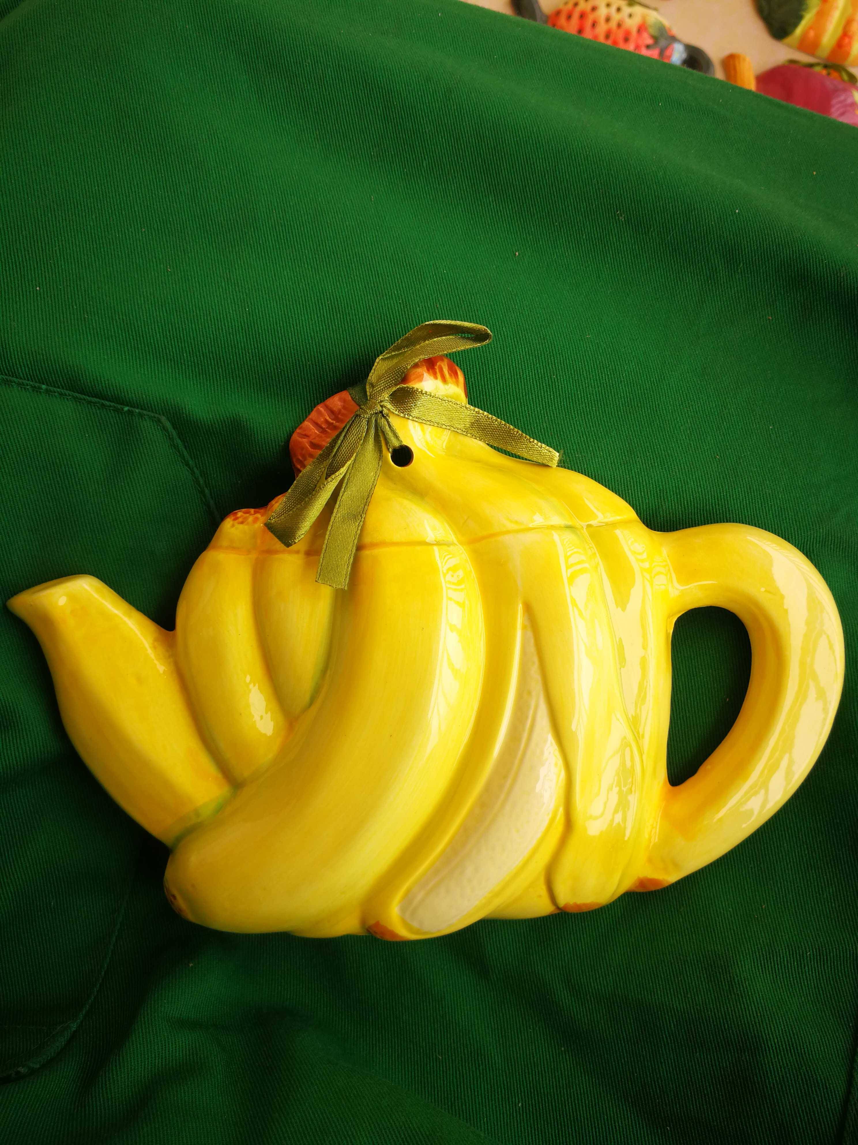 Banana Strawberry Apple Big Watermelon Cartoon Fruit Ceramics Hanging Disk Hand -painted Under -Glaze Colorful Alien Teapot Swing