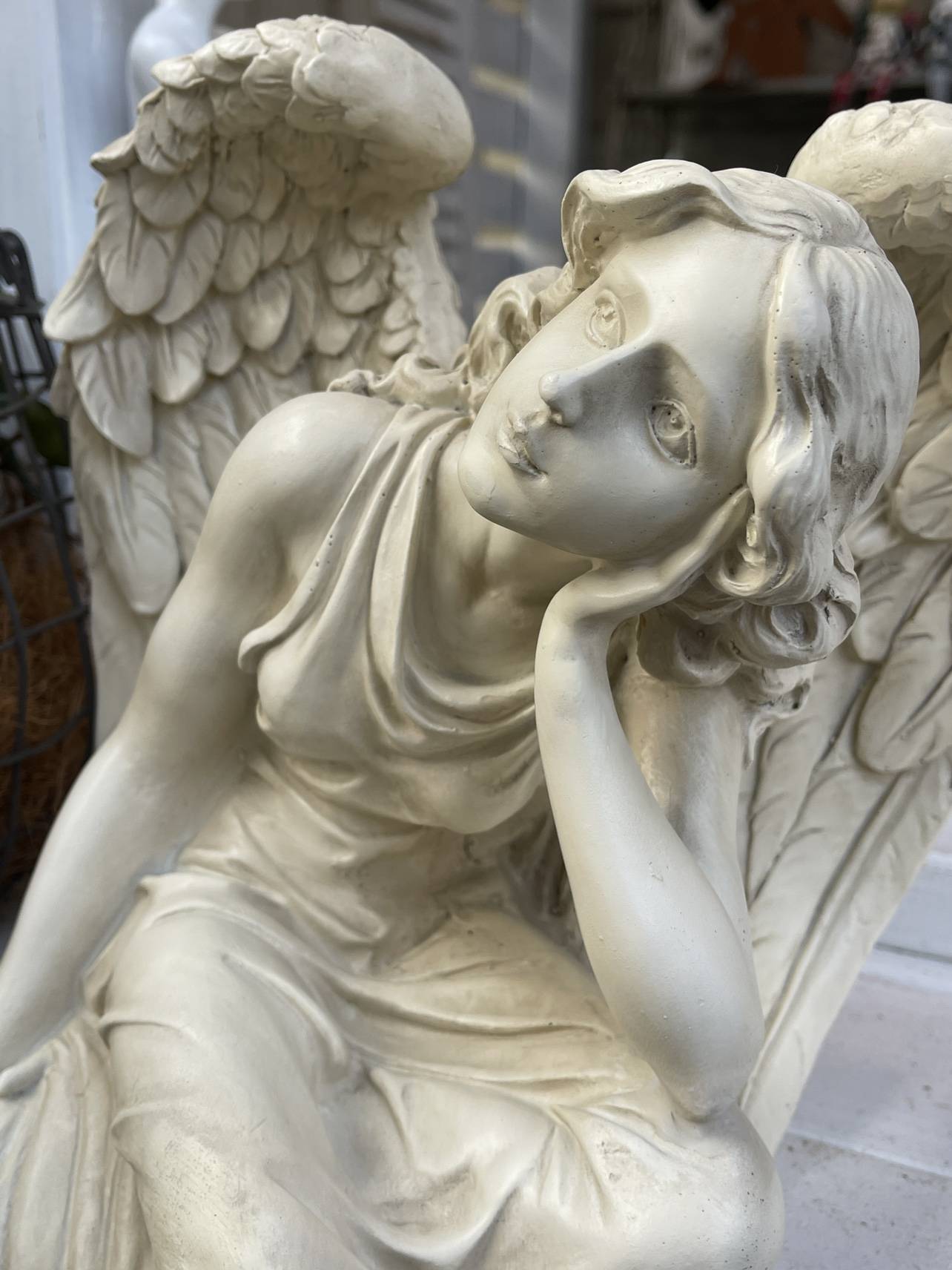 Export original single angel grocery garden decoration retro, old sitting position resin angel