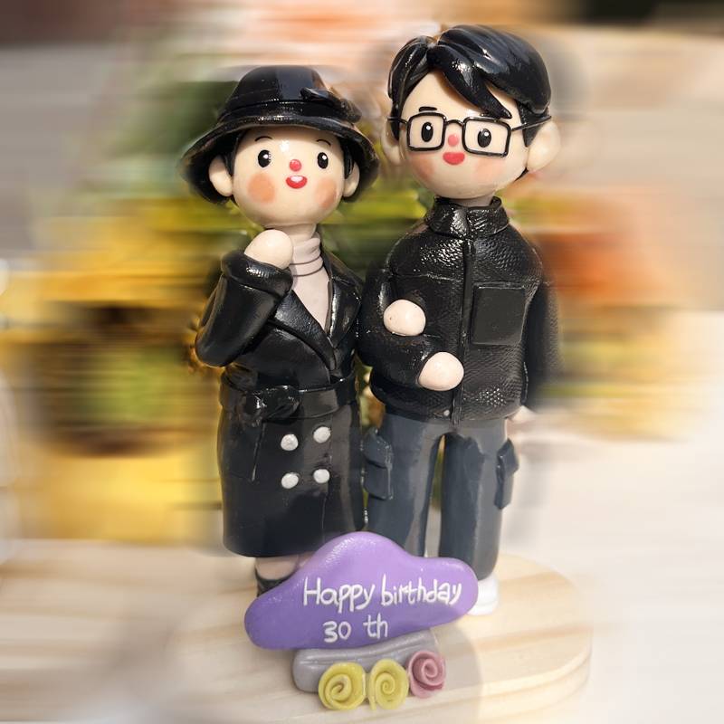 Pure handmade custom desktop lobbing car ornaments commemorative day gifts are interesting family portrait hand -made hand -made wedding gifts
