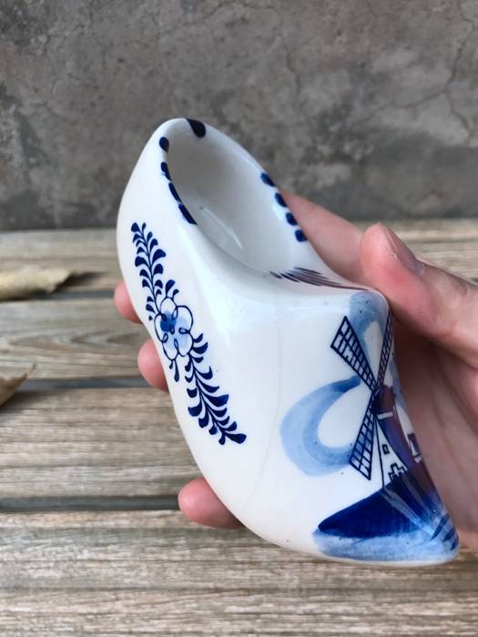 Ceramic desktop swing craftsmanship antique doll