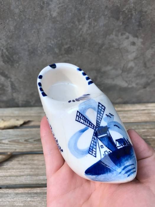 Ceramic desktop swing craftsmanship antique doll
