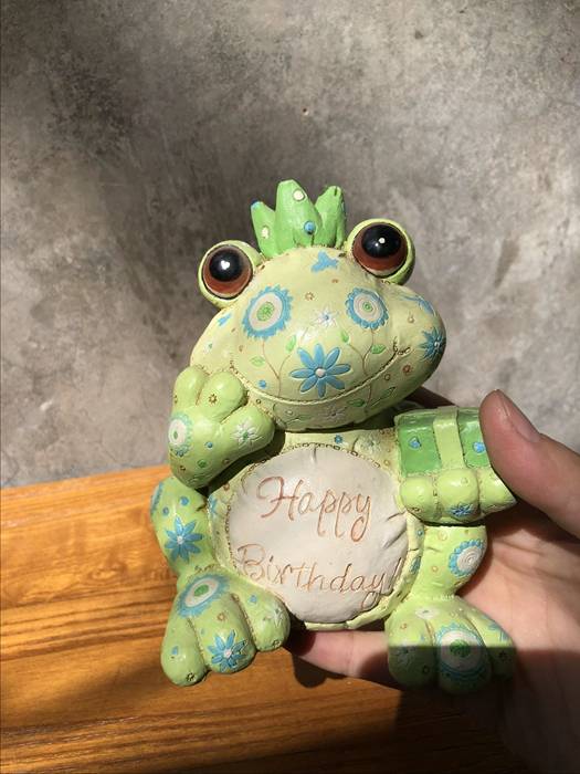 Resin pattern frog desktop children's room decoration