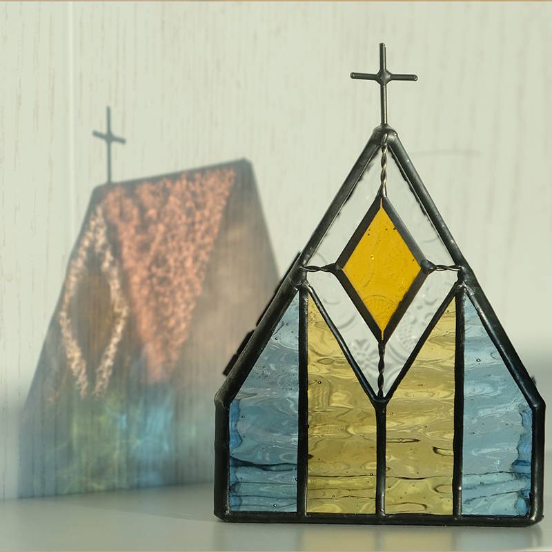 Looking up at FL Finding Collection Original Handmade Glass Church Building European -style storage and decorative atmosphere gift ornaments
