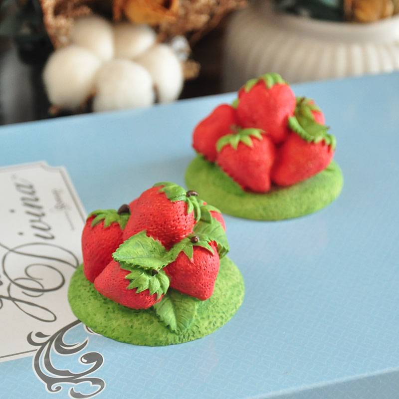 Rural pastoral painted strawberry water fruit plate scene sand table decoration decoration gift veterans real goods solid