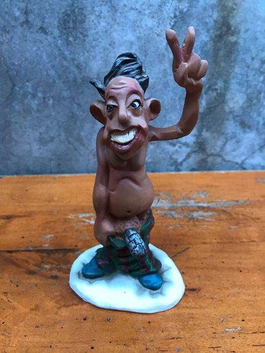Foreign sample African strange resin desktop ornaments