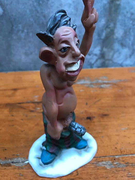 Foreign sample African strange resin desktop ornaments