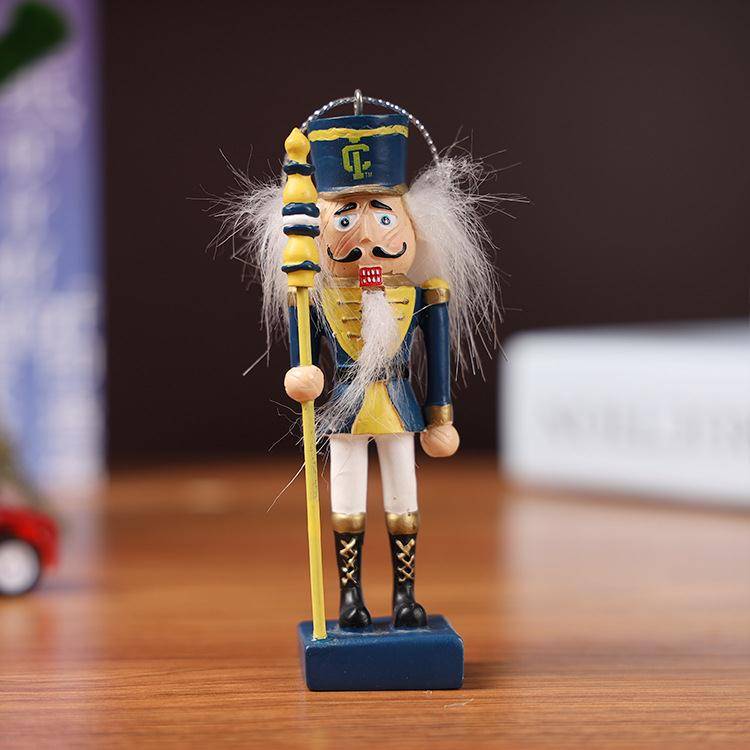Dongguan factory custom hot -selling explosion walnut folder hand -made character resin doll handicraft ornaments