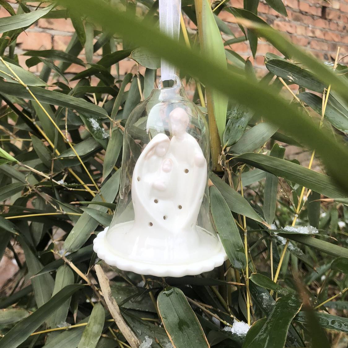 New high -end Christmas three -dimensional larvae switch pending pendant ceramic slot glass cover decorative lamp
