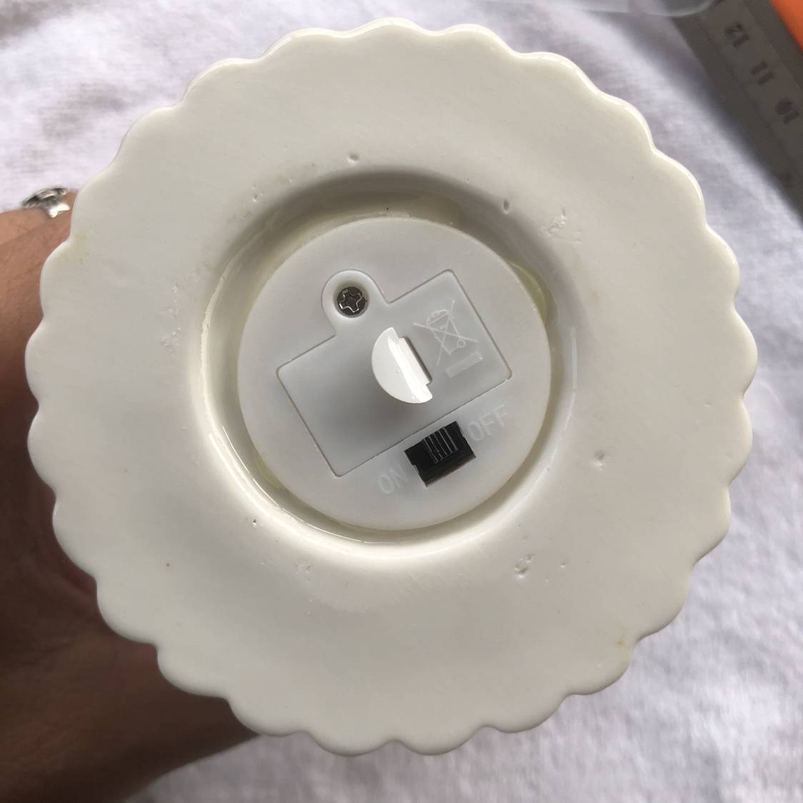 New high -end Christmas three -dimensional larvae switch pending pendant ceramic slot glass cover decorative lamp
