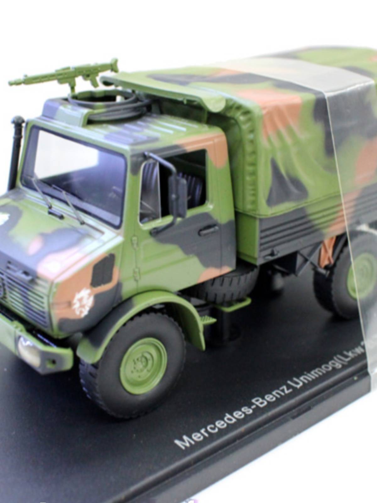 Alloy 1/43 Unes -Benz armored vehicle model ornament