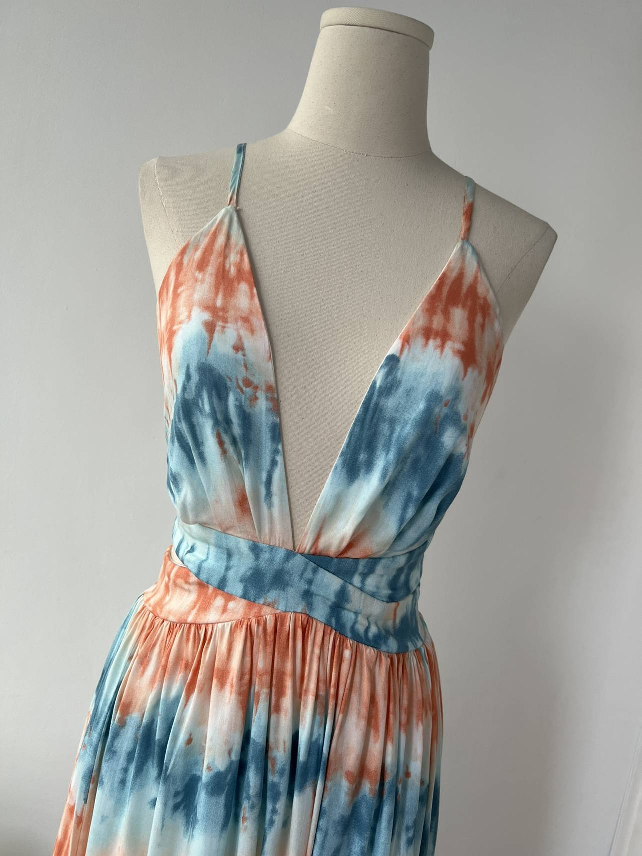 Original single vacation style French tie -dyeing printing deep V -neck tie revealing high waist sexy large swing dress