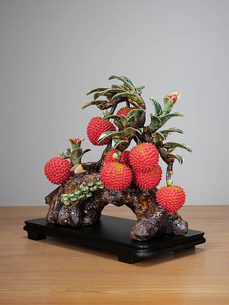 New Chinese style of ceramic lychee living room display cabinet decoration