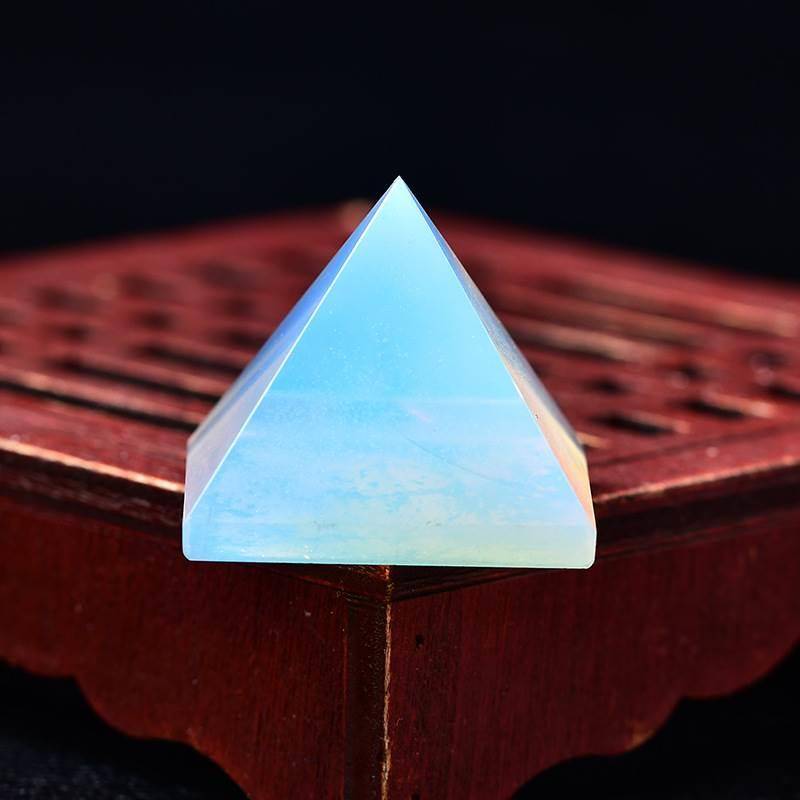 Supply 3 cm extended stone protein stone natural crystal pyramid decoration home ornaments