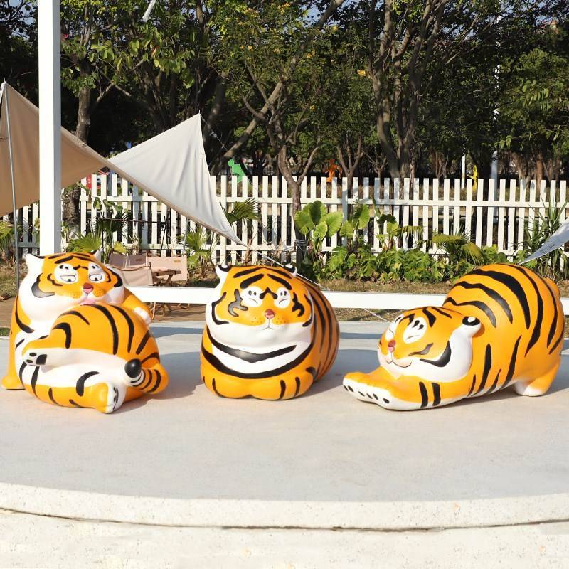 Uncle Ma Fat Tiger FRP Cartoon Tiger Sculpture Fuji Shopping Shop Store Fortune Tiger Mascular Mascane Meichen