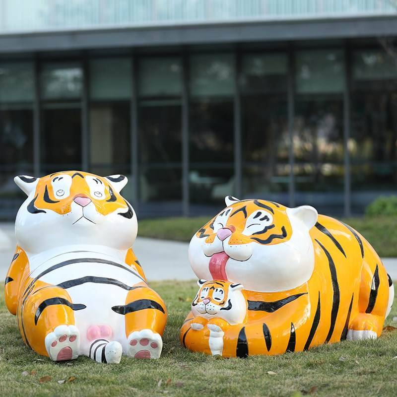 Uncle Ma Fat Tiger FRP Cartoon Tiger Sculpture Fuji Shopping Shop Store Fortune Tiger Mascular Mascane Meichen