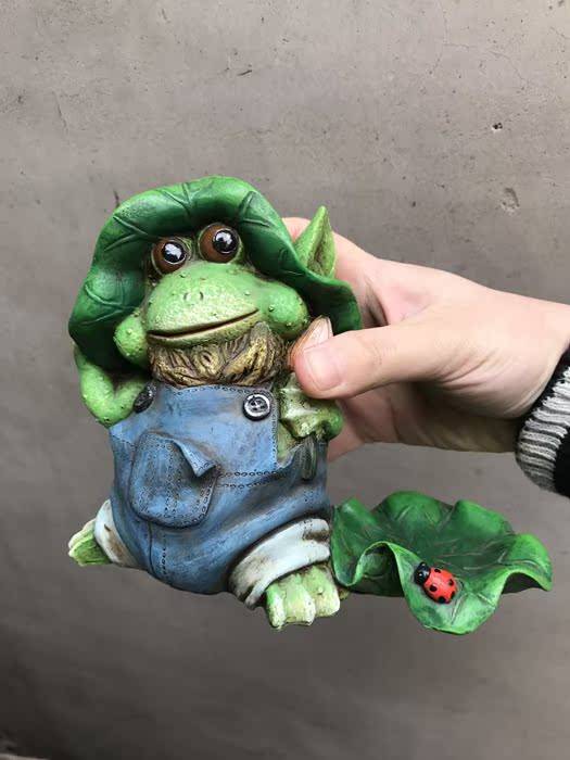 Resin frog candlestick desktop children's room decoration