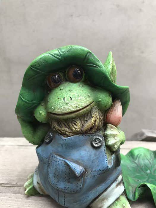 Resin frog candlestick desktop children's room decoration