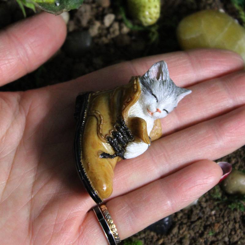 Creative Fun Cute Boots Kitten Micro Landscape Slash Flower Basin Scene Cat Model Decoration Crafts