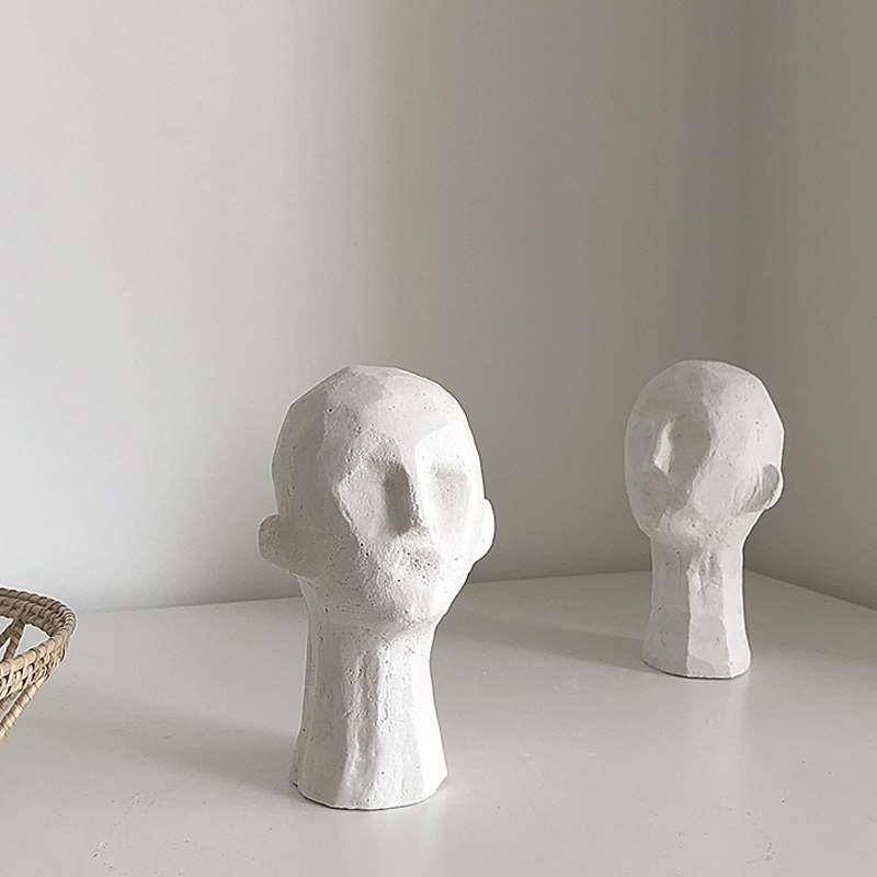 Secret FKK car ins, cold wind, gypsum card, abstract character carving, northern European homestay coffee crude museum soft