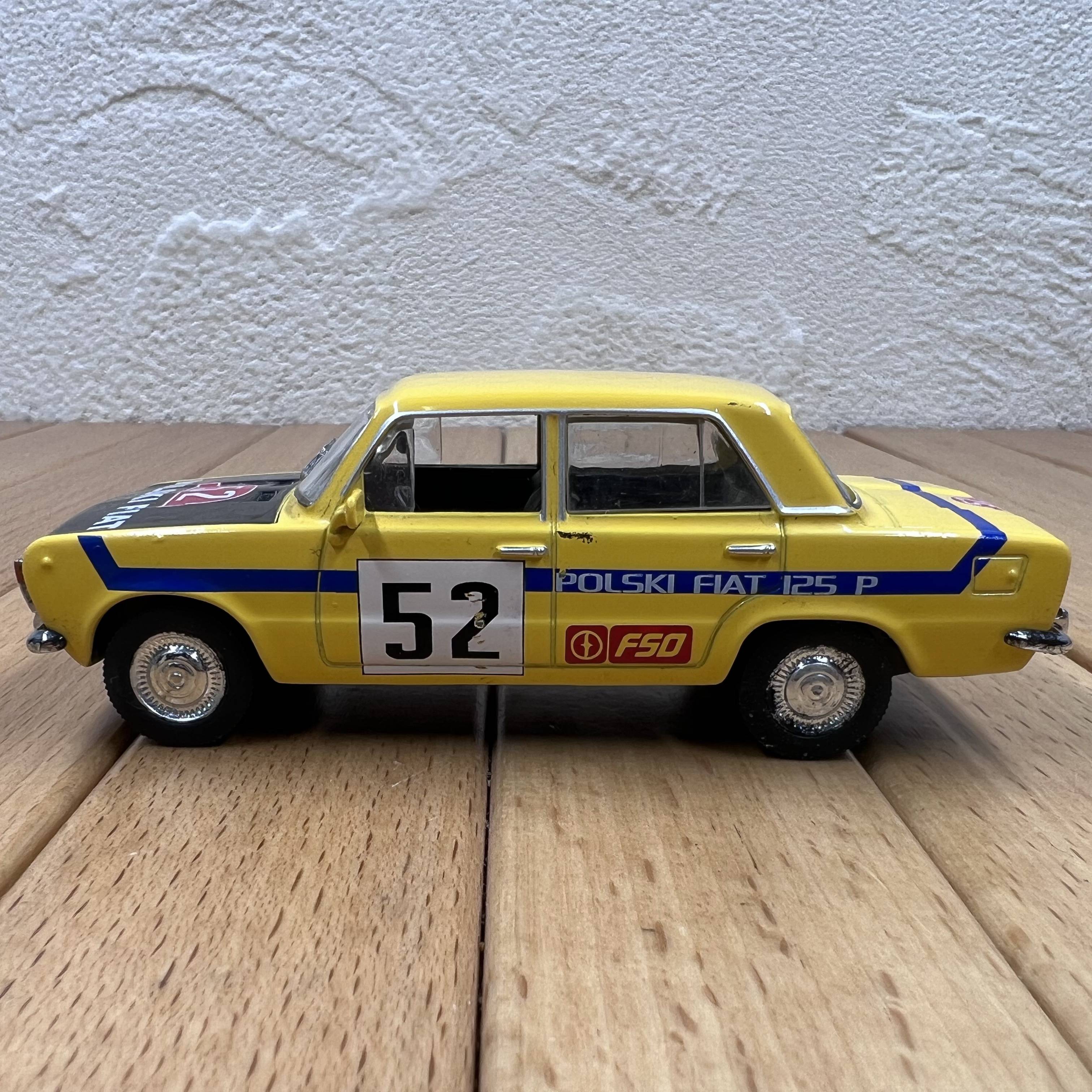 1:43 Fiat 125P Racing Alloy Model Slash Ratio Racing Lotum Scenery