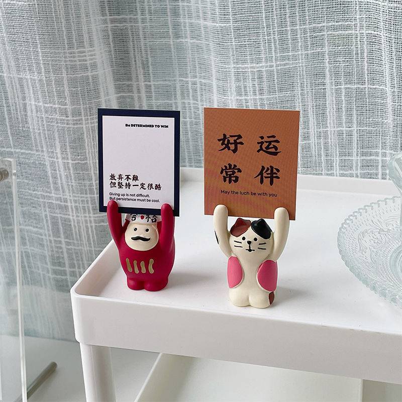 Raise your hand pig inS Internet celebrity inspirational resin ornament healing and sign a cute desktop decoration birthday gift frog