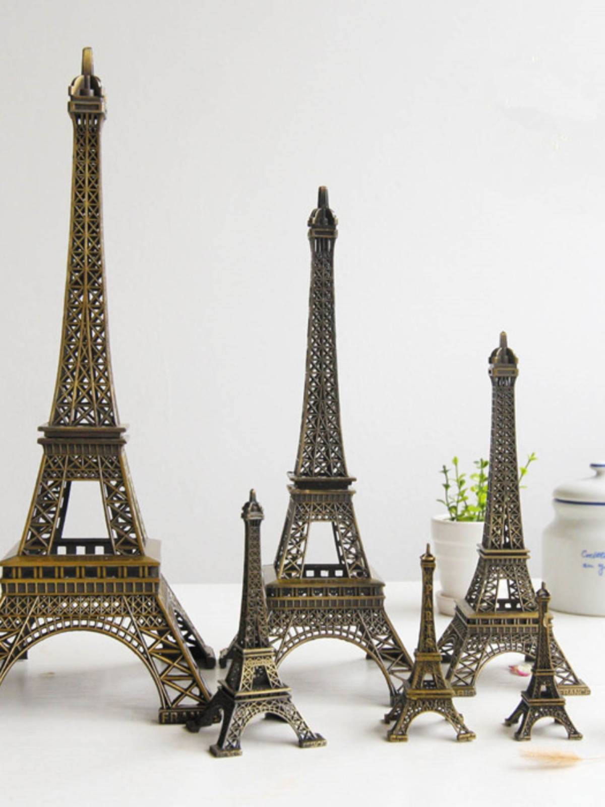 Tower romantic zinc alloy model European -style exhibition hall ornaments
