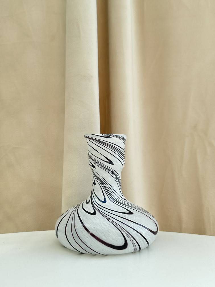 vintage medieval goods white black line Pop wind handmade glazed vase retro style home ornaments