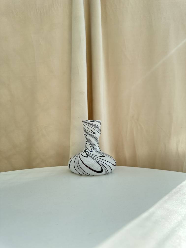 vintage medieval goods white black line Pop wind handmade glazed vase retro style home ornaments