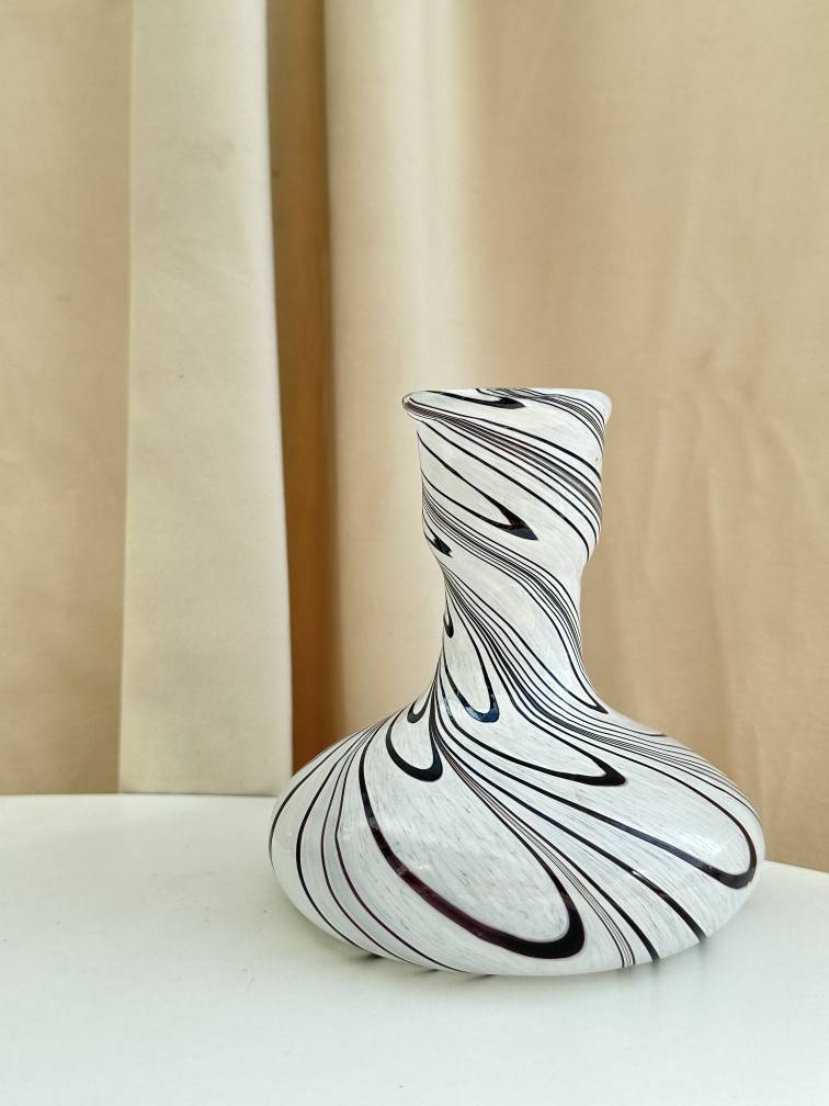 vintage medieval goods white black line Pop wind handmade glazed vase retro style home ornaments