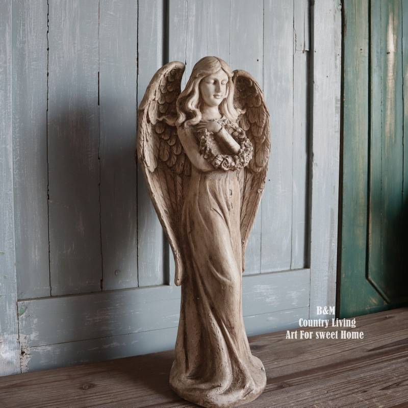 Hundred acres of retro angel decorations are old courtyard gardens