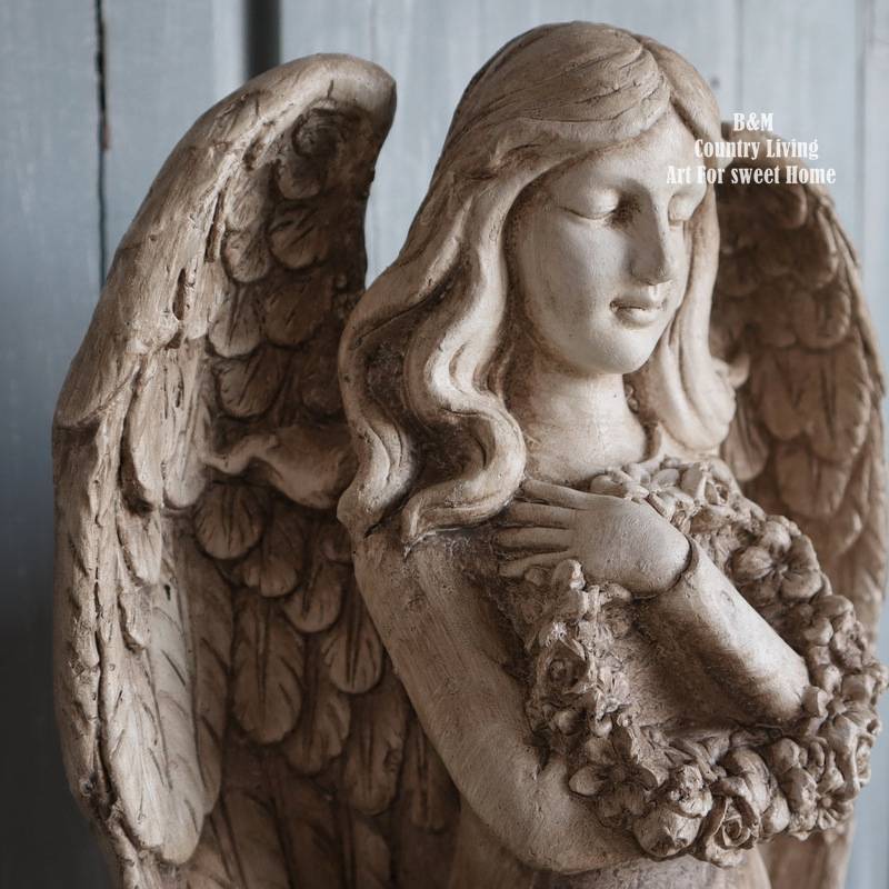Hundred acres of retro angel decorations are old courtyard gardens