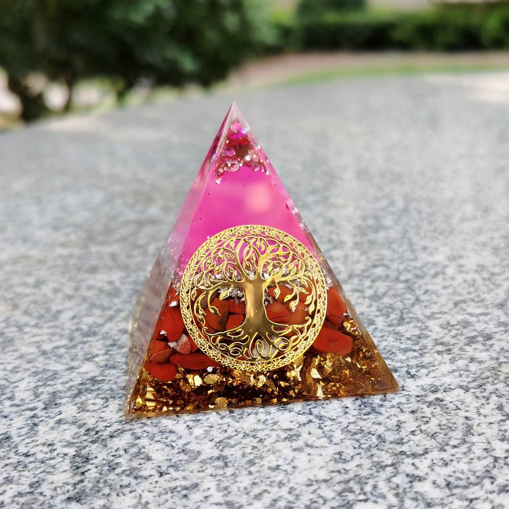 Cross -border Explosion South Red Life Tree Crystal Crystal Egyptian Energy Pyramid Stone Home House Handmade Swing