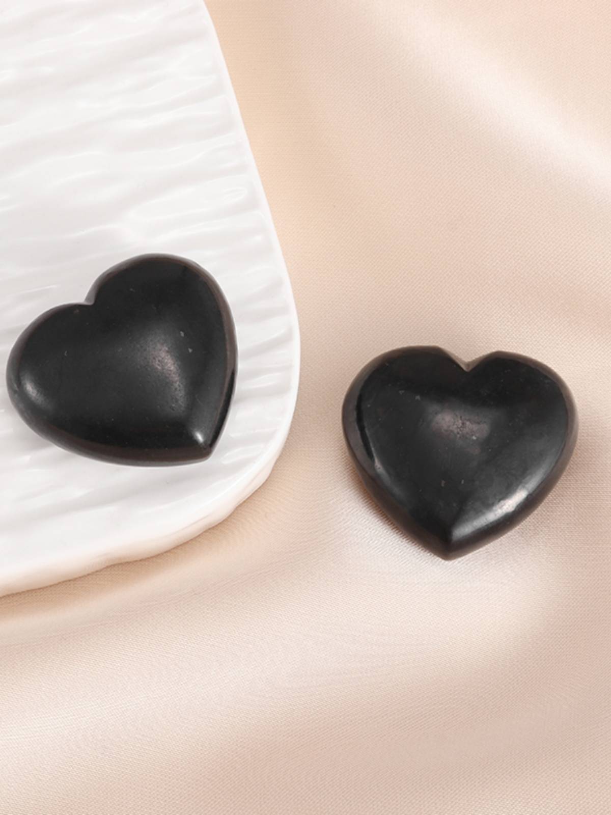 Russian Times Graphite Heart Type Plastering