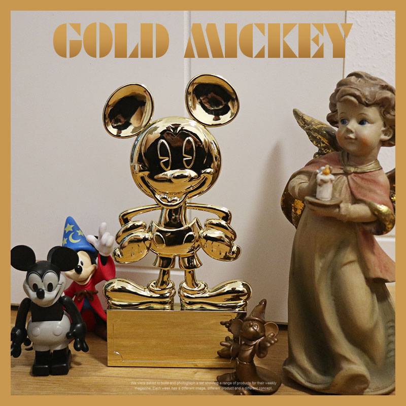 Exit, Tokyo Gold Mickey Swing Player