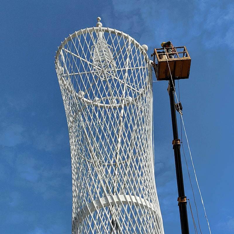 Guangzhou Iron Tower Xiaoman waist model Outdoor large Oriental pearl custom photography prop decoration floor decoration