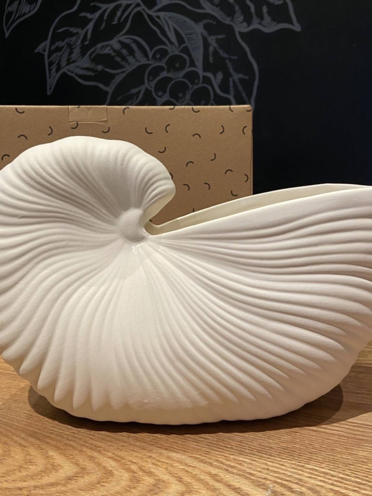 Danish shell vase parcel parcels of ceramic decorative ornaments