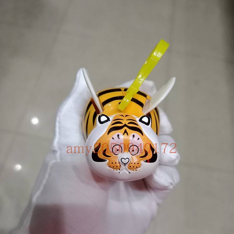I am not a fat tiger keychain like a tiger adding a wing pendant