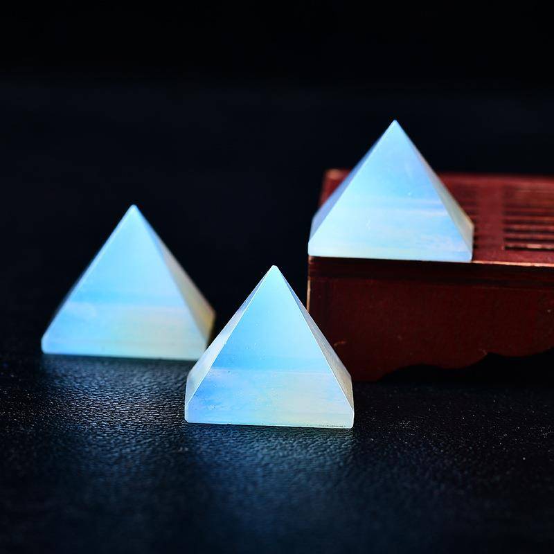 Supply 3 cm extended stone protein stone natural crystal pyramid decoration home ornaments