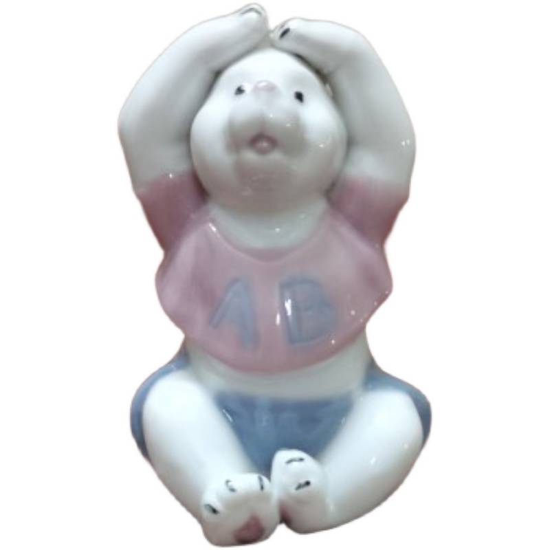 Exit original single -tail hand -painted ceramics sitting with cartoon female bear full porcelain ornaments creative gift crafts