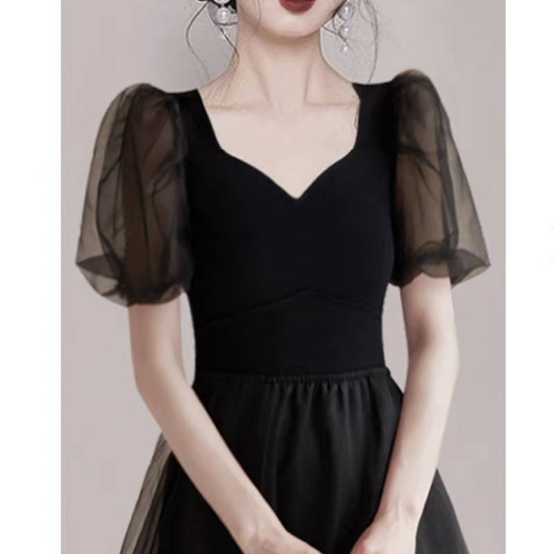 Large skirt net yarn black bubble sleeve V -neck to collect waist