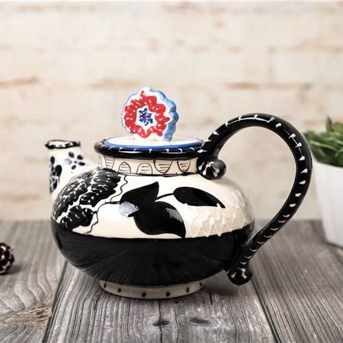 Ceramics hand -painted stereo pattern underglaze color teapot