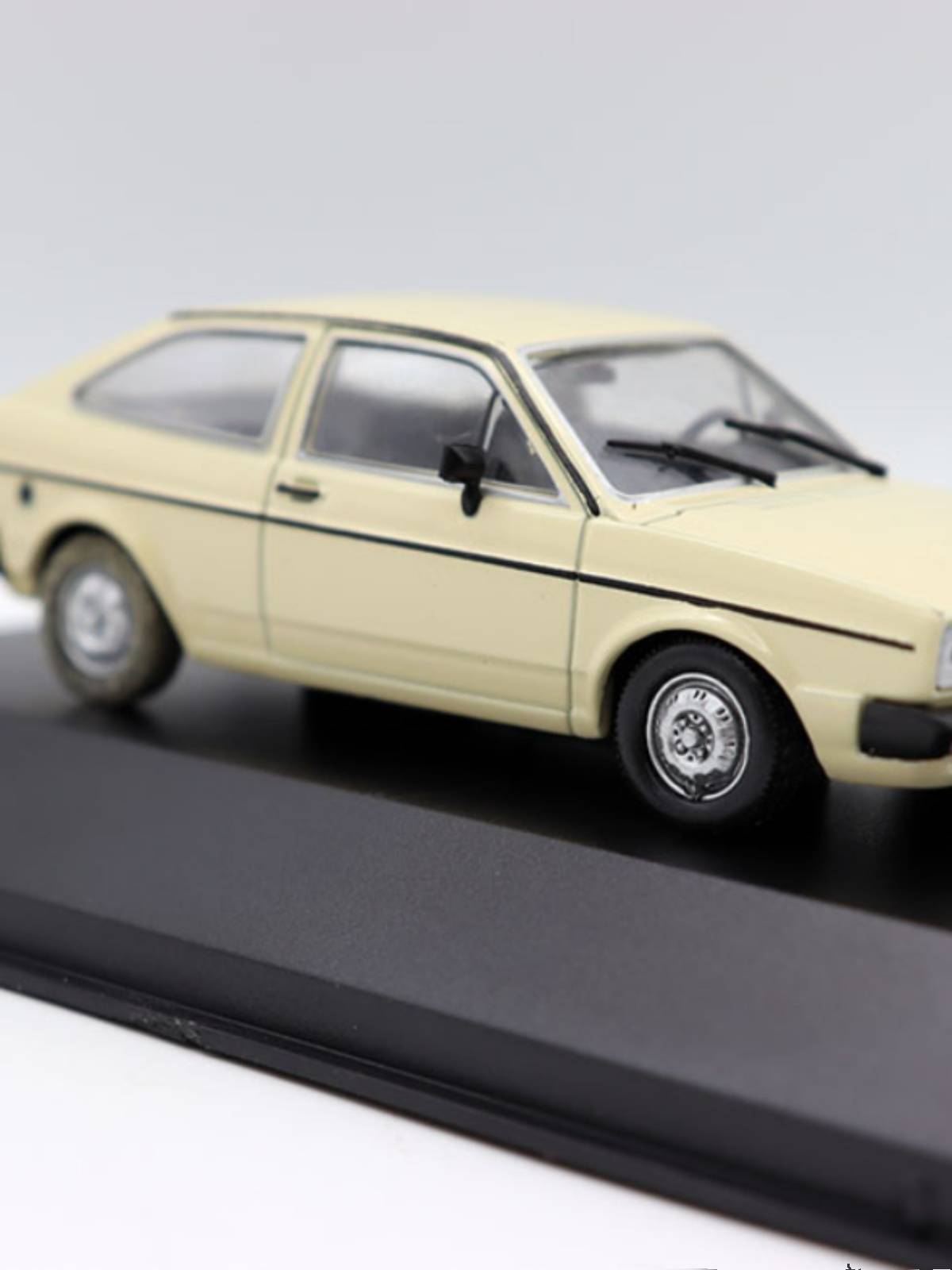 Alloy 1/43 Volkswagen Vehicle model swing