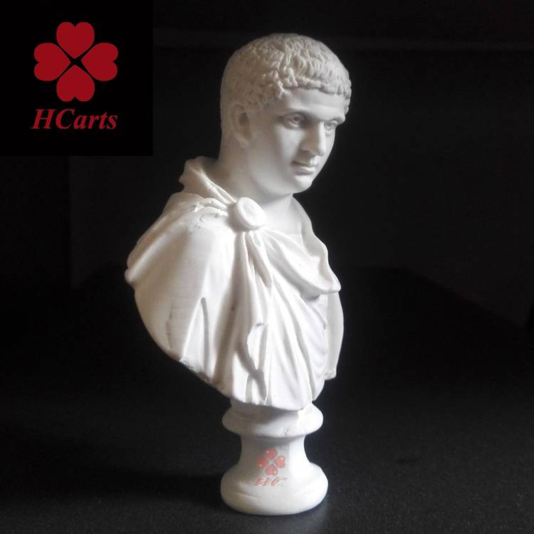 HCARTS mini resin gypsum statue Roman emperor Gatta mini gypsum statue desktop swing hand