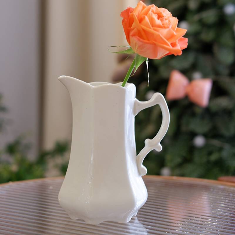 Modern creative vase Simple ceramic vase pot creamy small milk pot home ornament kitchen blade