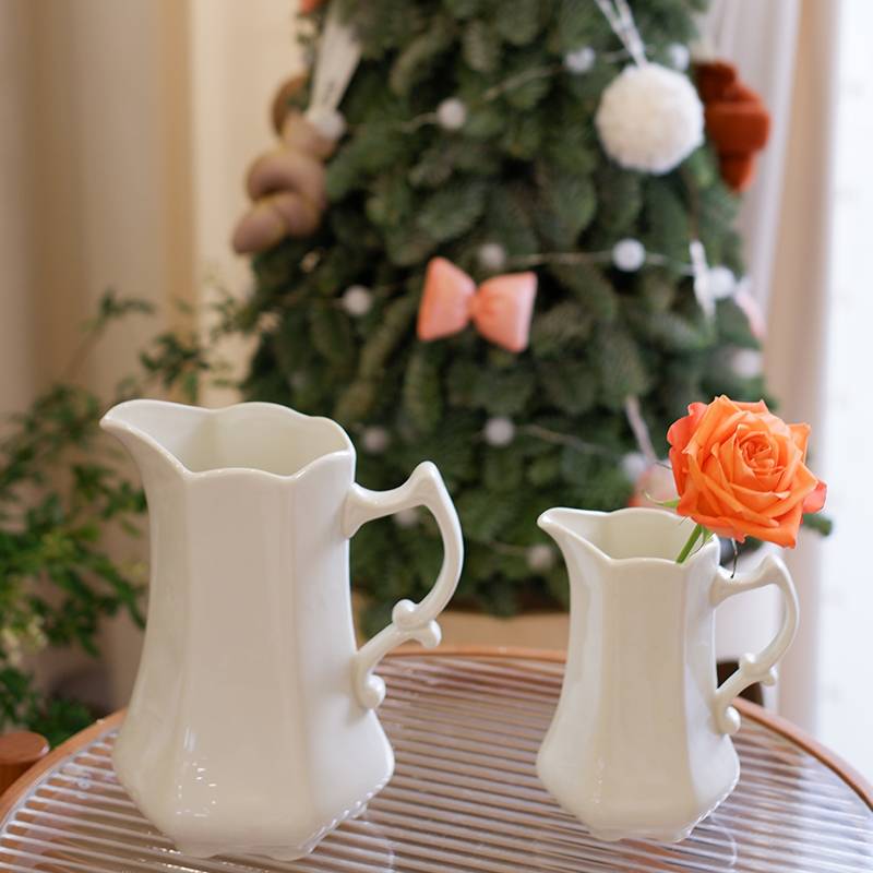 Modern creative vase Simple ceramic vase pot creamy small milk pot home ornament kitchen blade