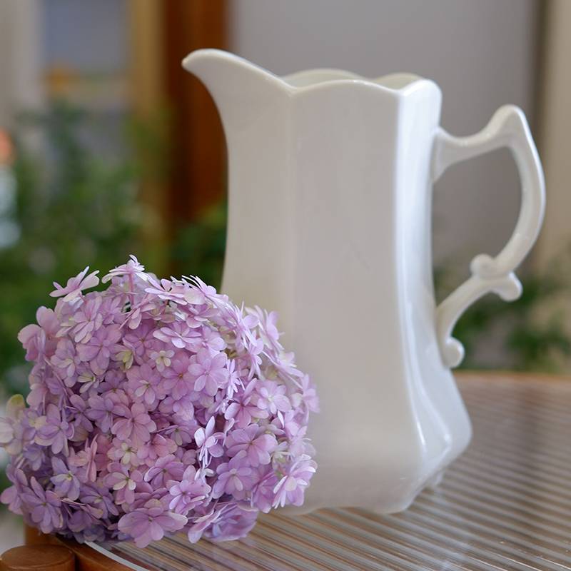 Modern creative vase Simple ceramic vase pot creamy small milk pot home ornament kitchen blade